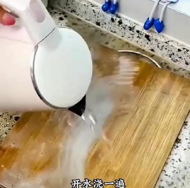 小苏打去霉点最有效的方法，小苏打怎么去霉斑（活了30年才知道的除霉小技巧）
