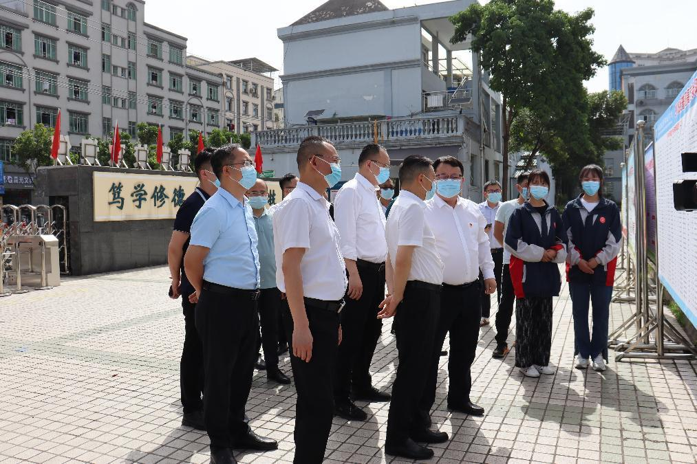 遂宁育才中学（遂宁市委统战部常务副部长李静波一行调研大英县育才中学）