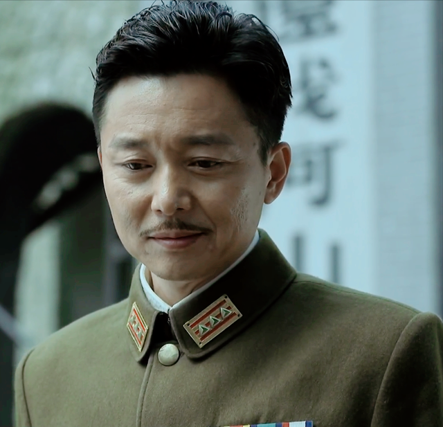 伪装者王天风是好是坏，《伪装者》王天风是什么身份（才懂王天风为何要吃“黑寡妇”于曼丽嘴里的糖）