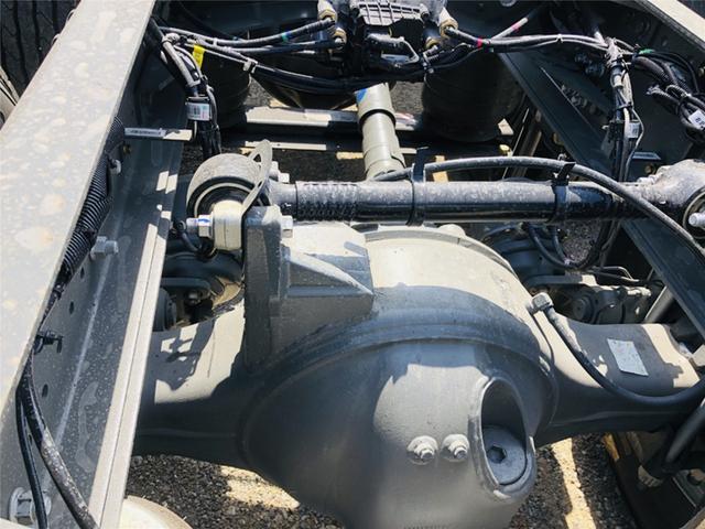 大货车新车报价，解放货车9米6新车报价 （8*4自动挡载货车就是牛）