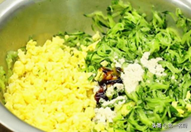 芹菜饺子馅的做法，芹菜饺子馅的做法大全（头伏的饺子用这4种菜调馅）