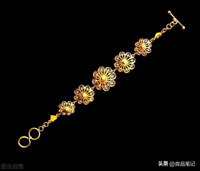 首饰氧化变黑如何清洗，饰品氧化变黑了怎么办（项链黑了用什么清洗变白）