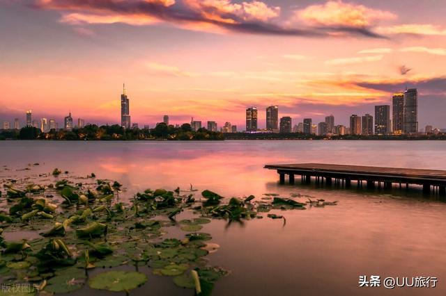 南京旅游攻略景点必去，春季南京旅游攻略景点必去（南京最值得去的11个地方）