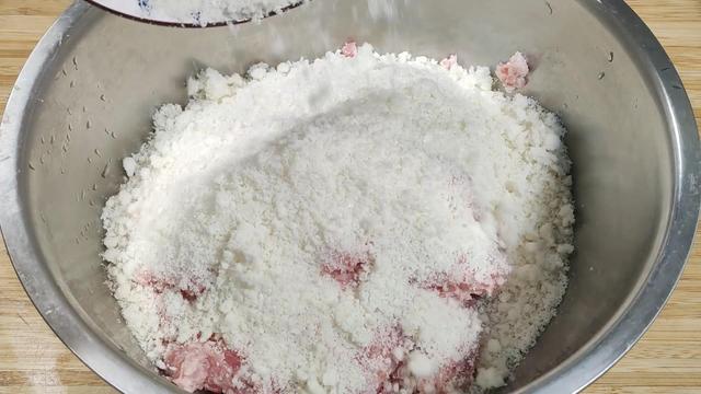 怎么自己做鱼丸，怎么自己做鱼丸吃（切记不要放面粉和淀粉）