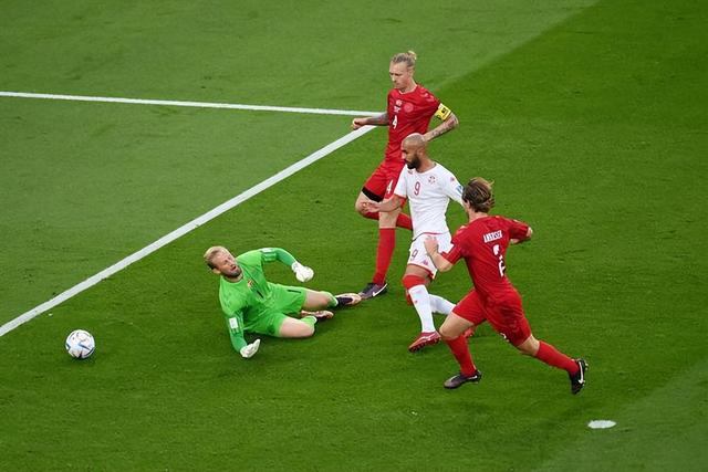 越位是什么意思，篮球越位是什么意思（足球比赛中最复杂的一条规则）