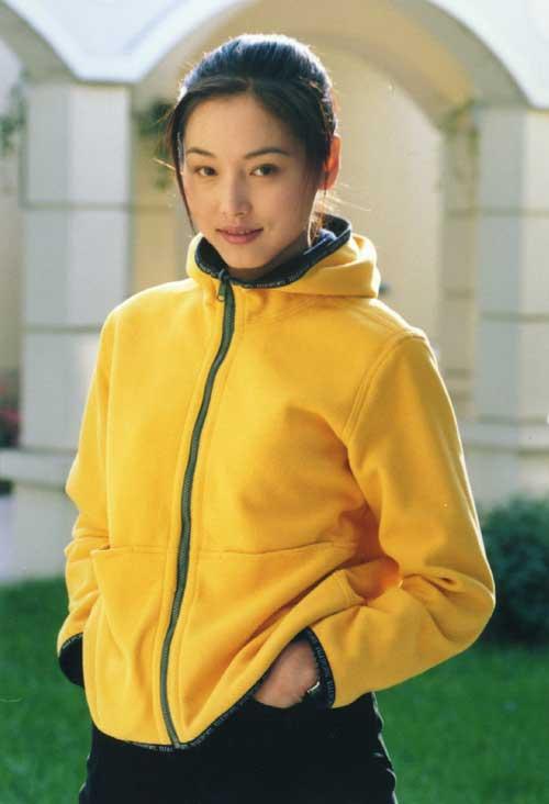 张延：嫁大5岁香港丈夫，结婚18年无绯闻，女儿比她还漂亮