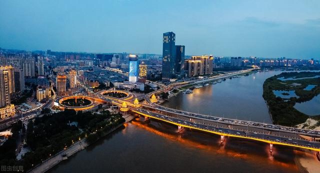 七八月份去哪里旅游比较好，七八月适合带孩子去哪里旅游（8月的旅行清单来了）