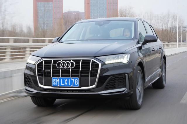 奥迪派克峰内饰图片，奥迪派克峰报价及图片（价值2.7亿的奥迪）