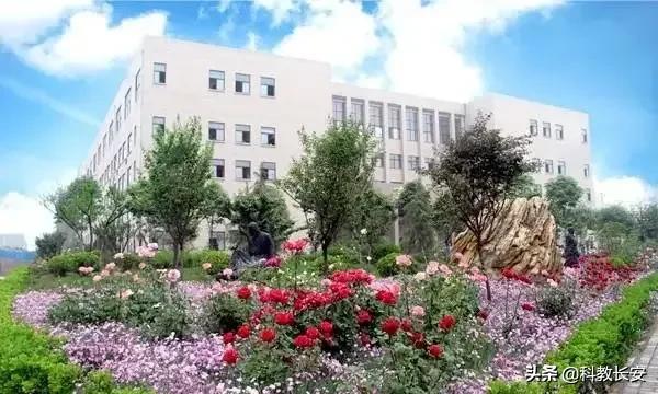 西安培华学院学费多少，西安外事学院专科专业有哪些（成就你的灿烂人生）