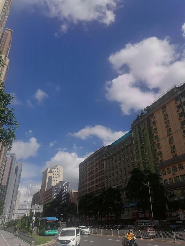 今天天气好晴朗，今天天气好晴朗的句子（今天天气好晴朗的句子怎么写）