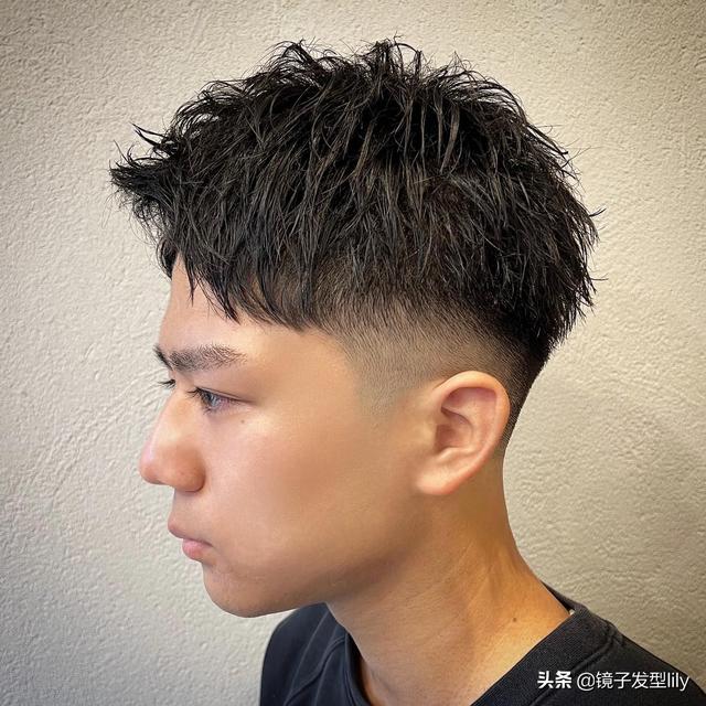 碎发刘海图片男，最新男生短碎发型图片（清爽帅气男士发型18款）