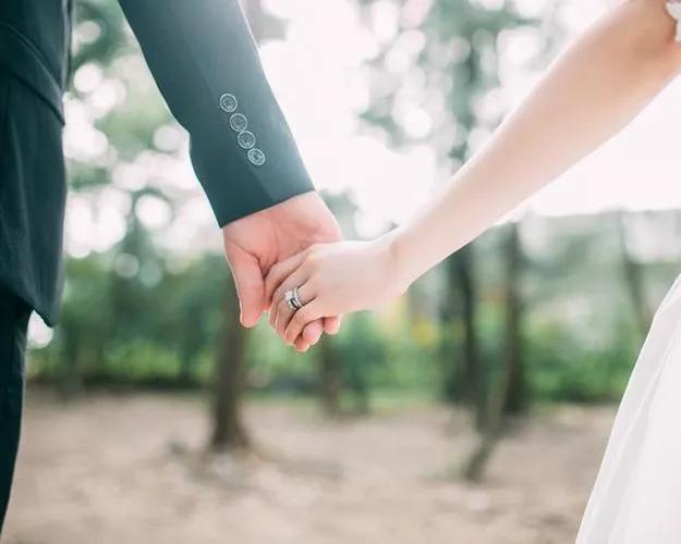 前世缘分未尽今生再续前缘，怎样知道两人是宿世姻缘（前世今生，再续前缘）