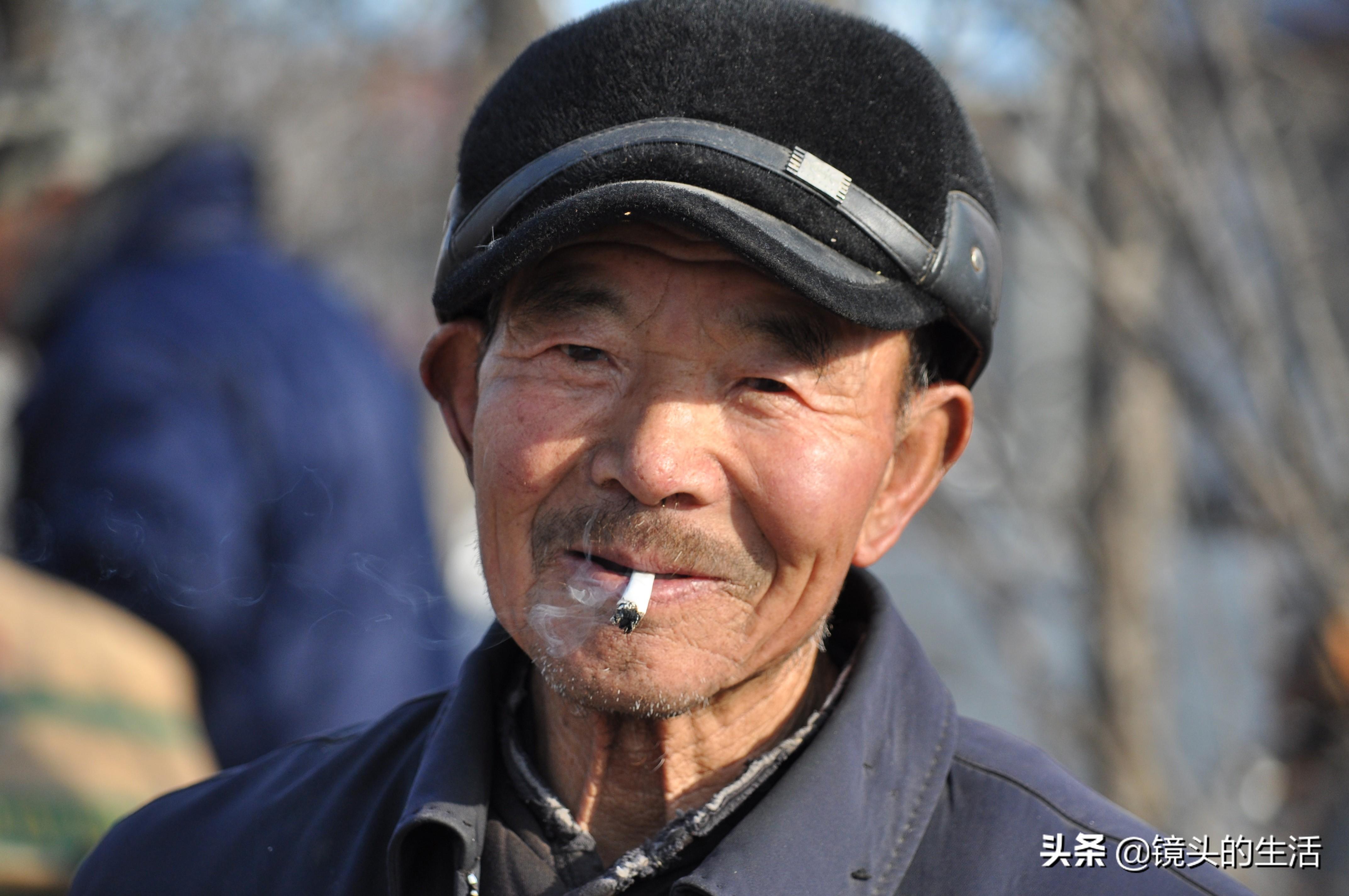 红豆多少钱一斤，今日免价是多少钱一斤（72岁大爷骑行五十里地）