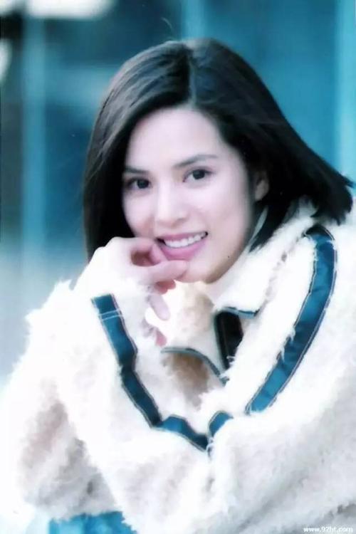 深眼窝为什么漂亮，女生眼窝深好看吗（眼窝深、鼻梁高）