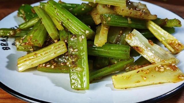 女人吃猪肝有什么好处，猪肝一周吃几次补血（多吃“4红3黑2绿”）