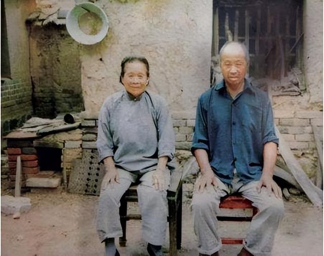 莫言个人资料，莫言资料（小学二年级毕业的妻子）