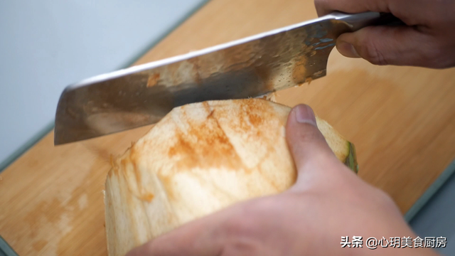 青椰子怎么打开，内行人开椰子取肉（超市买的青椰子怎么打开）