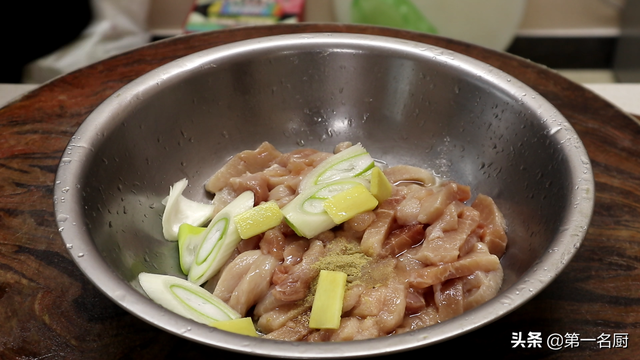 河南十大名菜家常菜，外地人来河南餐厅点哪几道菜才不尴尬