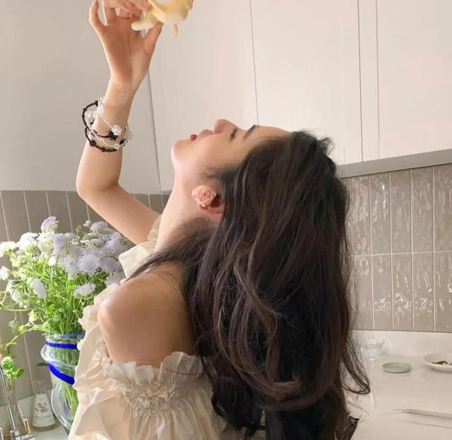 ins女生头像/时尚/高级感/2021/成熟，女生头像ins高级质感身材微信（ins风/高质量成熟女生头像）