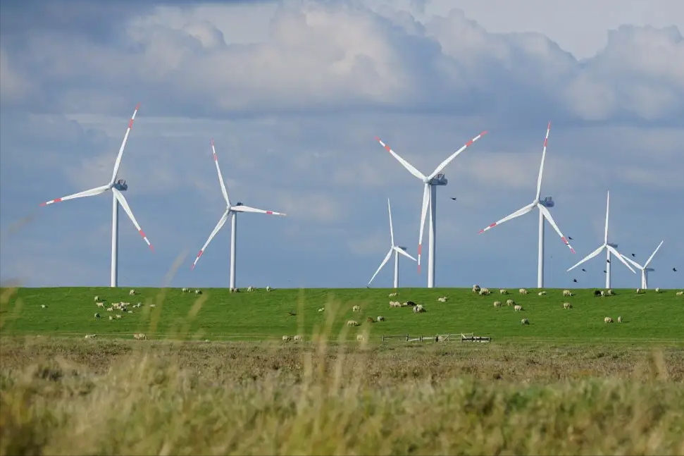 一臺風力發電機組的造價是多少錢,風力發電機一臺造價多少錢(轉一圈能