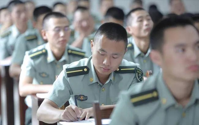 南昌士官学校（定向培养士官生为什么那么多人哄抢）