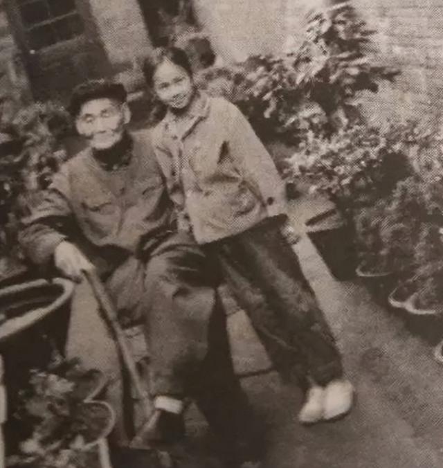 顾长卫张静初关系，曝蒋雯丽包养2名男大学生