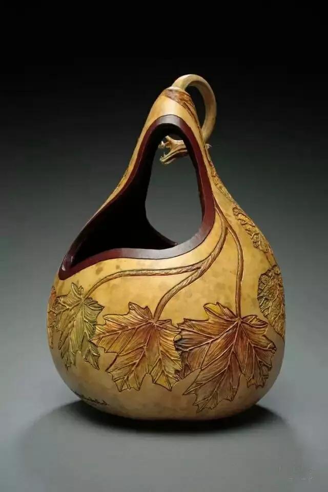 葫芦雕刻图案大全，如何雕刻简单葫芦工艺品（图片分享请欣赏艺术家在葫芦上雕刻的艺术品）