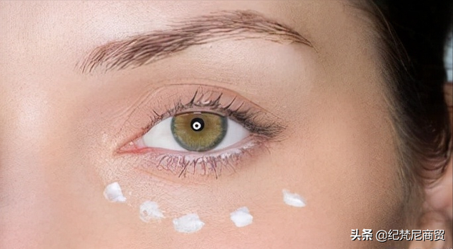 脸上为什么会长脂肪粒，脸上长脂肪粒什么原因（脂肪粒是怎样造成的）