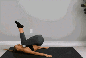 正确练习马甲线的方法是什么，马甲线训练技巧（雕刻好看的马甲线身材）