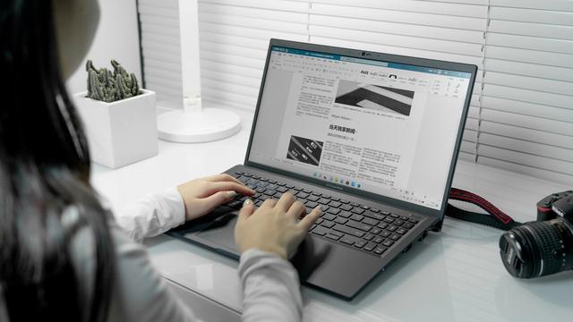 办公笔记本电脑推荐，商务办公笔记本电脑推荐（2022款华硕破晓2轻薄笔记本电脑开箱）