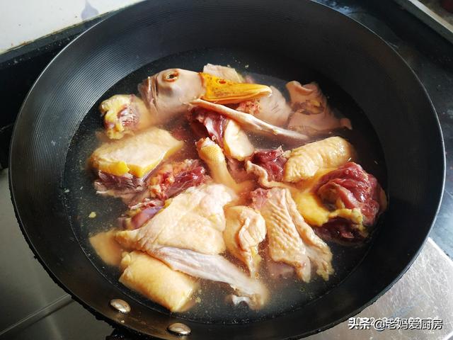 土鸭子怎么做好吃，土鸭肉怎么做（儿子说味道不输饭店）