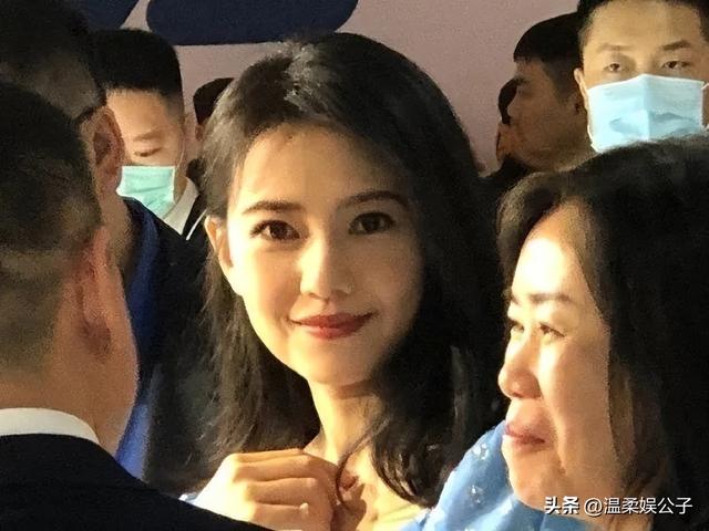 杨颖与各大女星的合影照，看看她和杨颖的合照你就有答案了