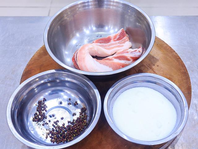 一斤腊肉放多少盐，做腊肉腌制一般要放多少盐一斤肉（只放盐不正宗容易坏）