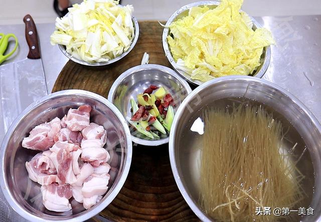 东北乱炖都有什么菜，东北乱炖是东北哪里的菜（东北的四大“硬菜”）