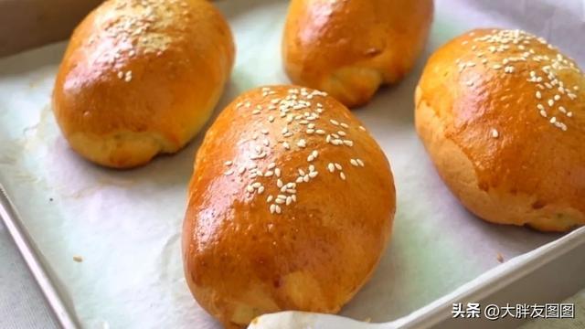 自己在家如何做肉松包，自制馅大料足的肉松包