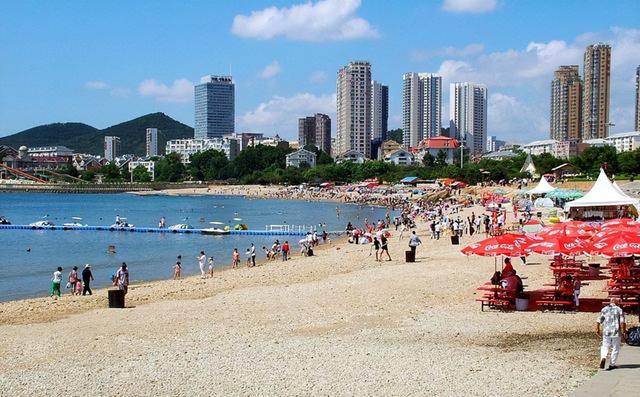 最近的海边旅游景点在什么地方，中国十大海滩旅游胜地（中国适合夏天旅游的3座海滨城市）