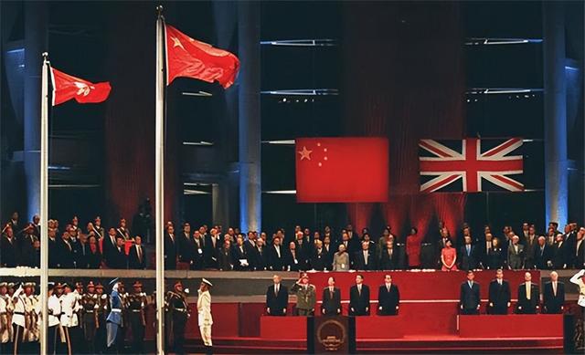 中国与英国的时差是多少个小时，英国和中国时差是多少小时（我国海军一个举动让英国认怂）