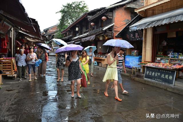 夏天适合到哪里去旅游，夏天去哪里旅游好（5个适宜暑期慢游的大城市）