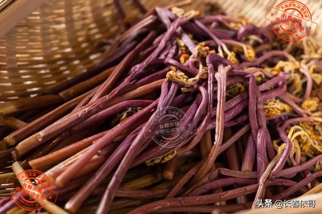 东北野生野菜有哪些，长白山中山野菜——猴子腿