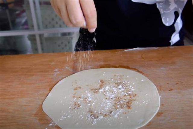 面饼怎么做又软又好吃，教你在家烙出10层饼