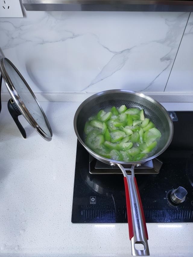 康巴赫炒锅怎么样，德国康巴赫炒锅怎么样（康巴赫第五代抗菌煎锅真的不粘锅）