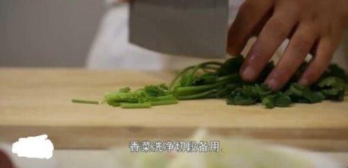 香菜爆羊肉的做法，怎么做葱爆羊肉