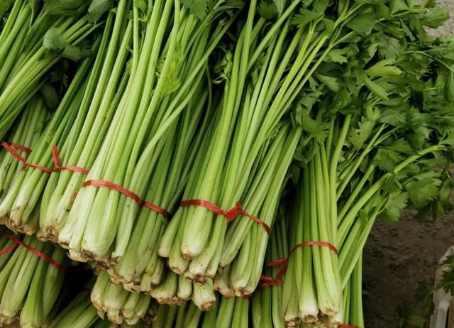 女人吃猪肝有什么好处，猪肝一周吃几次补血（多吃“4红3黑2绿”）