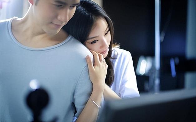 二婚男人玩你最明显的表现，二婚男人认定你的表现（因出轨离婚的男人二婚后又出轨是什么心理）