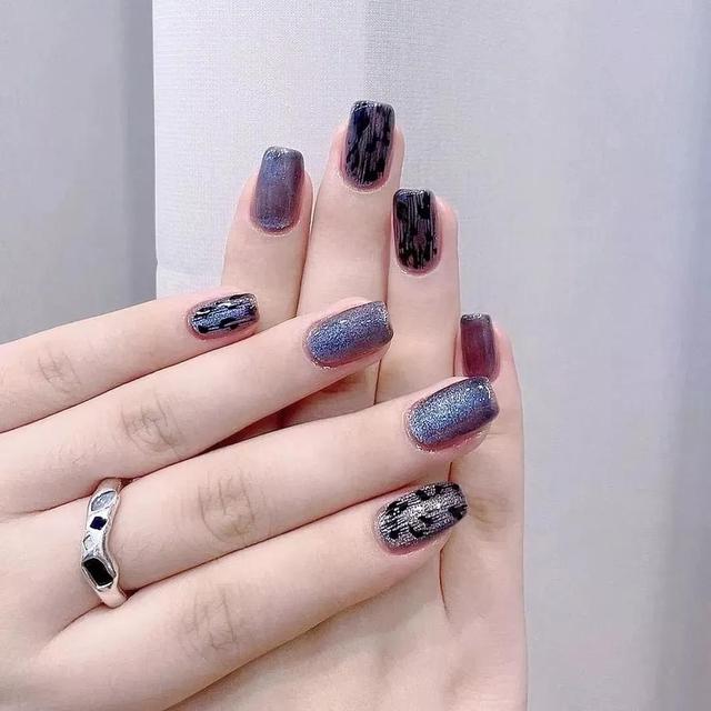 自然的猫眼美甲，超闪的猫眼美甲，美爆了！