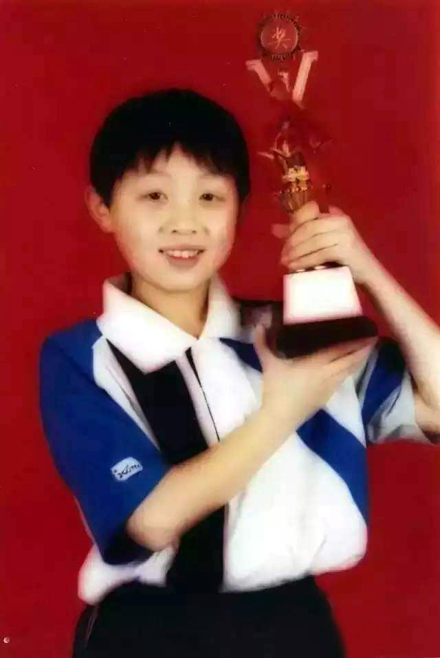 许昕个人资料，金牌背后有眼泪和坎坷（许昕个人资料简介及身高）