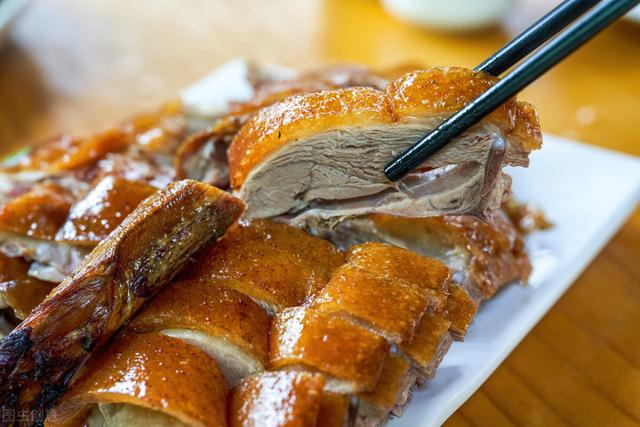 鸭子吃什么东西作为食物，吃鸭子和什么食物相克（中国人，怎么这么会吃鸭）