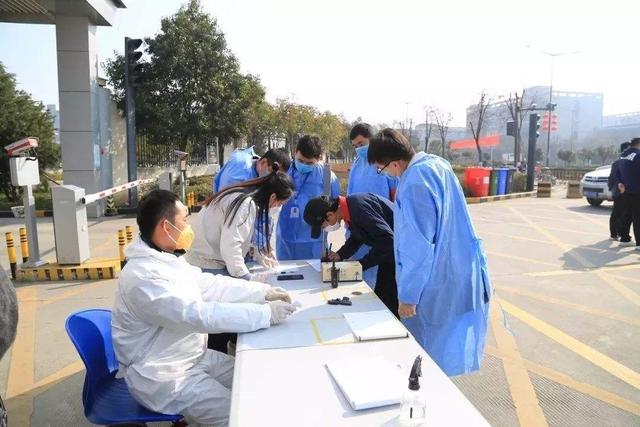 华裔记者袁莉疯狂反中，袁莉wsj（这个《纽约时报》的记者）