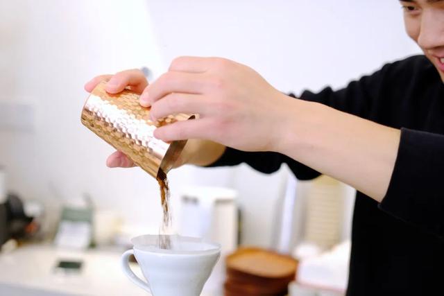 手冲是什么意思,手冲是什么梗(奇妙的手冲咖啡)