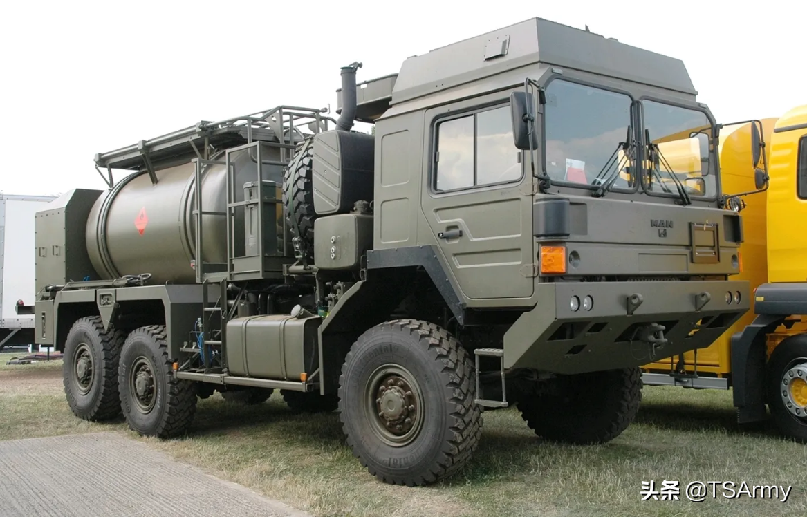 man hx是一个系列卡车,其中包括6×6版本,8×8版本和10×10版本,在